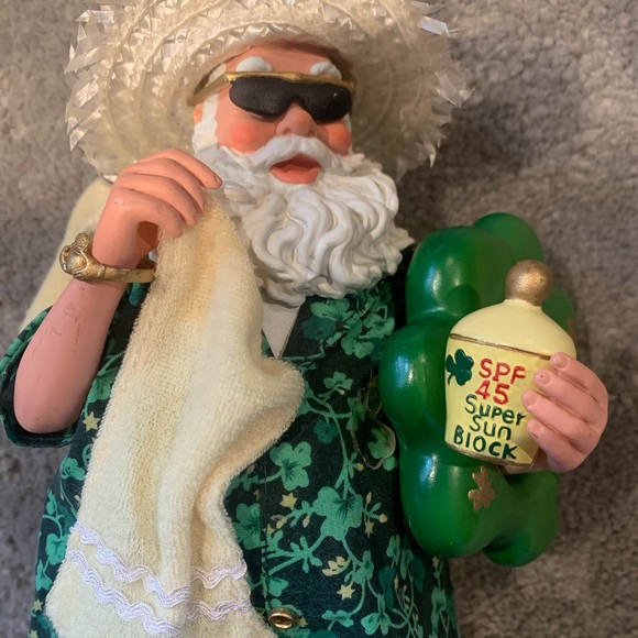 Dept 56 Clothtique Santa - Picture 6 of 7